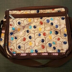 LeSportsac birds messenger bag cute!